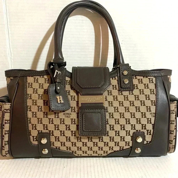 Hermatiad signature print logo satchel handbag